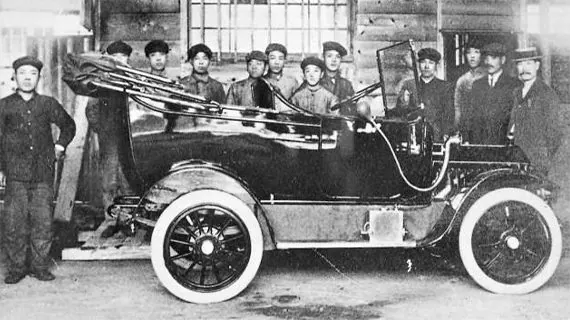 black and white car photo