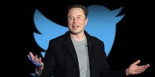man in ront of twitter bird with arms outstretched